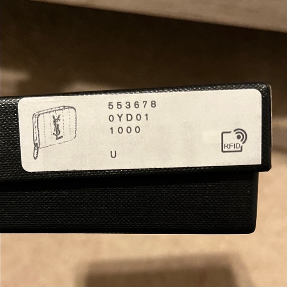 Saint Laurent Black Vicky Wallet with Gold Logo - Picture 7 of 8